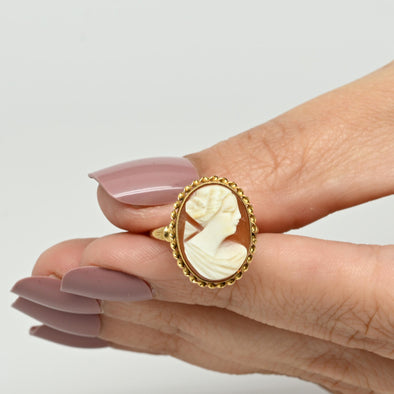 10k Yellow Gold Oval Cameo Ring