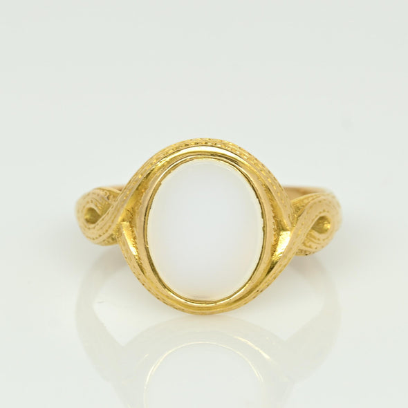 1900's Victorian 15K Yellow Gold Opaque Agate Center Ring