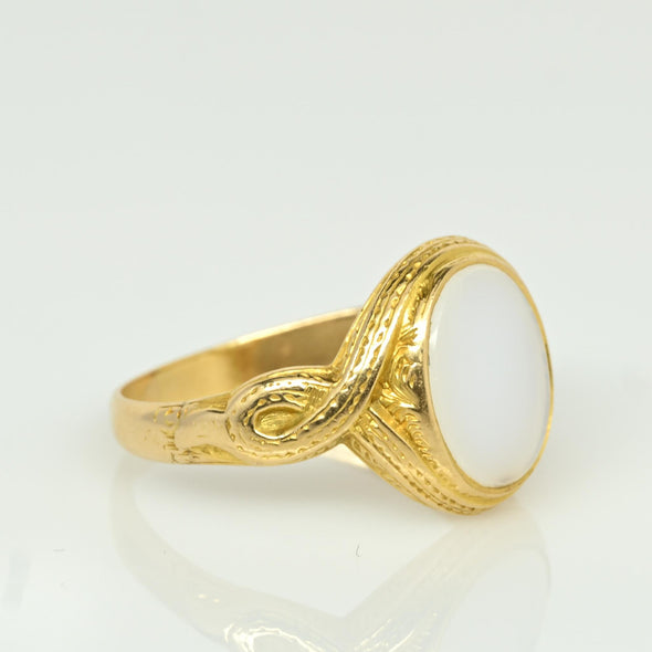 1900's Victorian 15K Yellow Gold Opaque Agate Center Ring