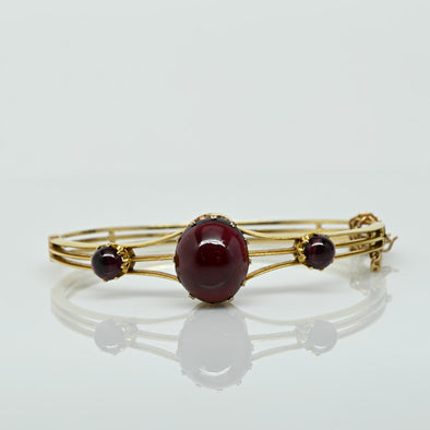 Circa 1900's Victorian 18K Gold 3 Stone Purple Garnet Cabochon Gemstone Bracelet