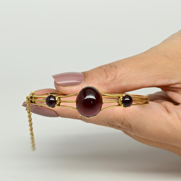 Circa 1900's Victorian 18K Gold 3 Stone Purple Garnet Cabochon Gemstone Bracelet