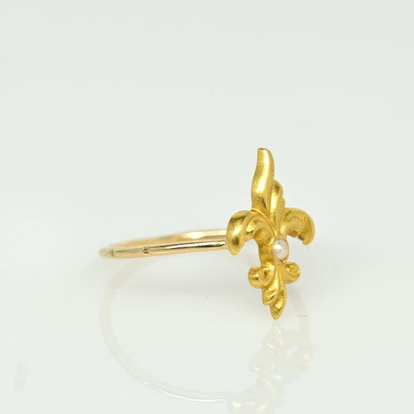 Vintage Fleur-De-Lis Pearl 14k Yellow Gold Ring