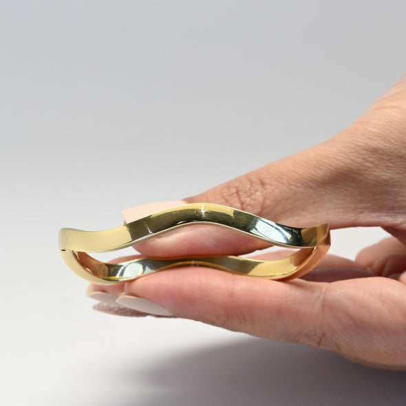 Tiffany & Co Zig Zag Wave 18K Yellow Gold Hinged Bangle Bracelet w Box