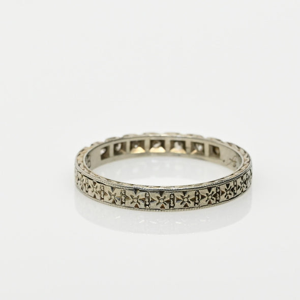 Vintage Diamond 18k White Gold Art Deco Floral Wedding Band
