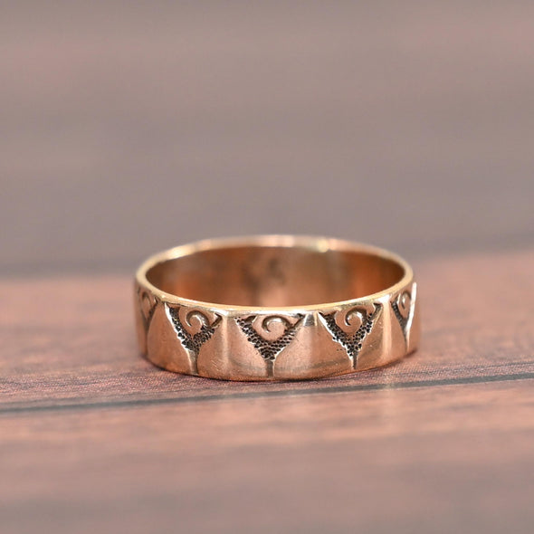 Victorian 10K Gold Band