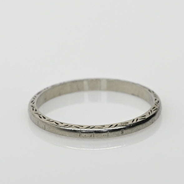Art Deco 18K White Gold Repeating Pattern Stackable Vintage Wedding Band