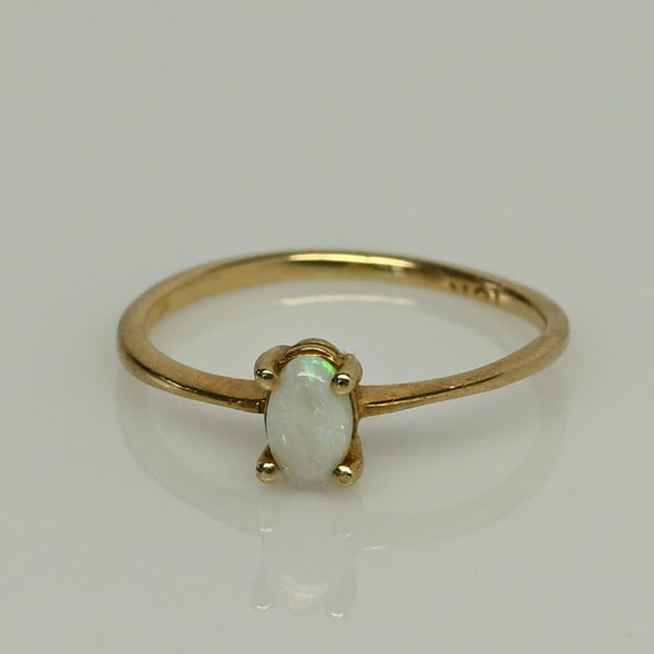 Vintage Opal Solitaire Ring Yellow Gold