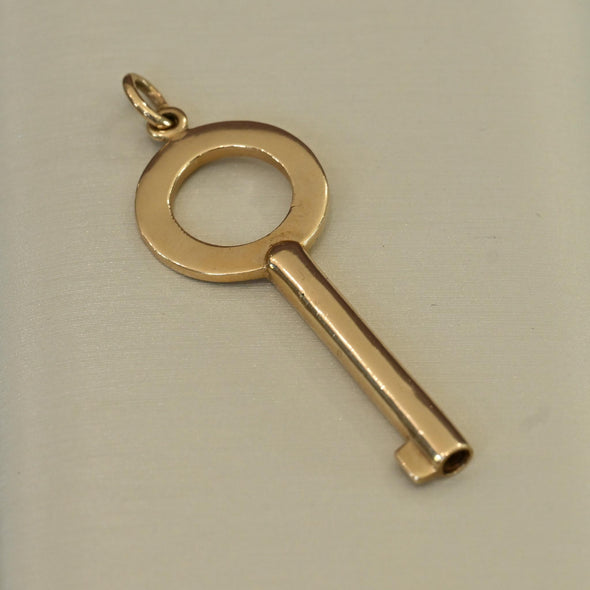 Vintage Functional Hand Cuff Key Pendant 14K Yellow Gold