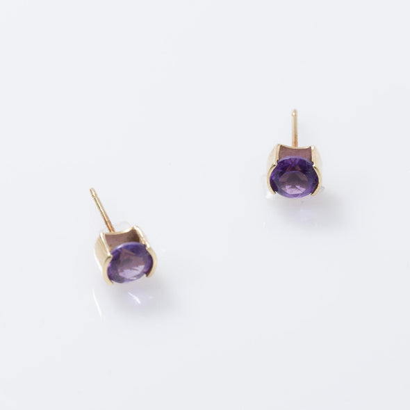 14K Yellow Gold Stud Earrings & Semi Bezel Amethyst Pendant