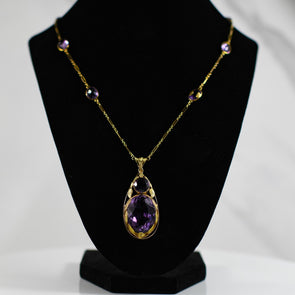 Art Deco Amethyst Oval Leaf Motif Yellow & Green Gold Station Necklace