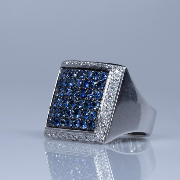 Italian made 2.31 ctw Sapphire Cluster Ring with a Diamond Frame