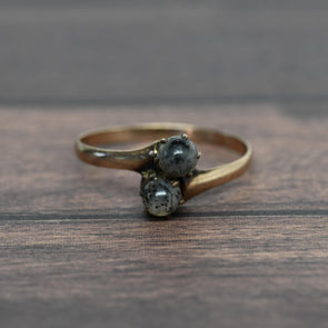 Victorian Agate Cabochon Bypass Yellow Gold Ring