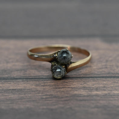 Victorian Agate Cabochon Bypass Yellow Gold Ring