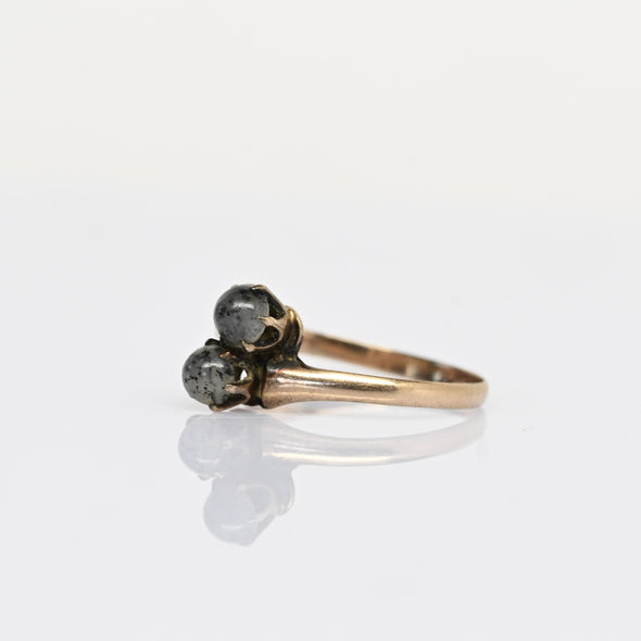 Victorian Agate Cabochon Bypass Yellow Gold Ring