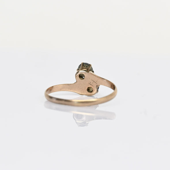 Victorian Agate Cabochon Bypass Yellow Gold Ring