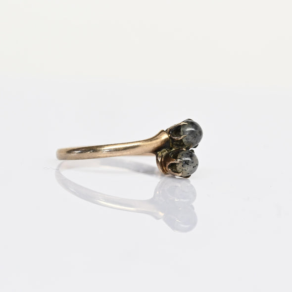 Victorian Agate Cabochon Bypass Yellow Gold Ring