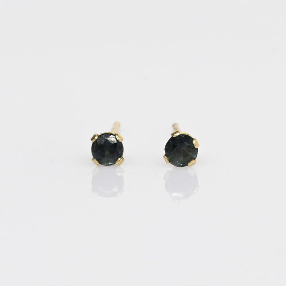 Petit Blue Sapphire Yellow Gold Stud Earrings