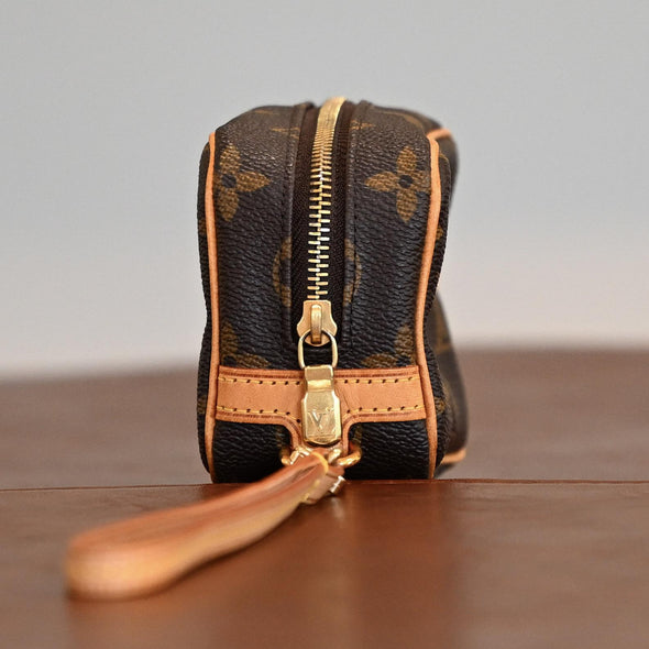 Louis Vuitton Monogram Wapity Excellent