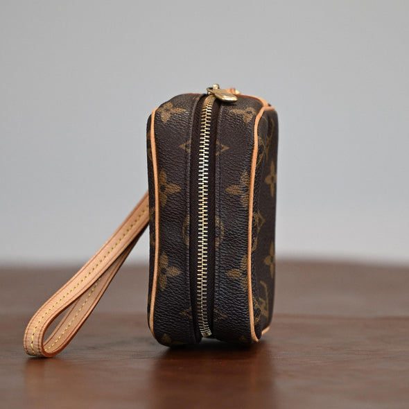 Louis Vuitton Monogram Wapity Excellent