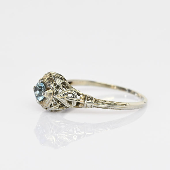 Delicate Vintage Art Deco 18K White Gold Blue Zircon Filigree Solitaire Gemstone