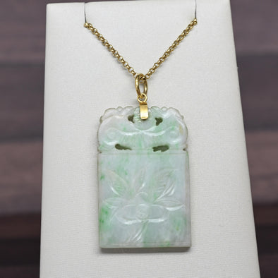 Balestra Vintage Carved Snow Jade Jadite Pendant 14K Yellow Gold Necklace