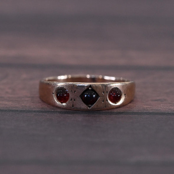 Antique Garnet Gypsy Set 3 Stone Gold Ring