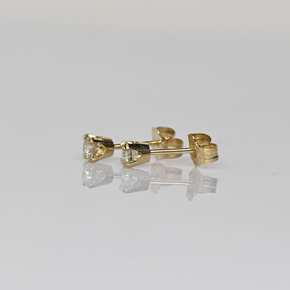 Vintage 0.32 cttw Old European Cut Natural Diamond 14k Gold Stud Earrings