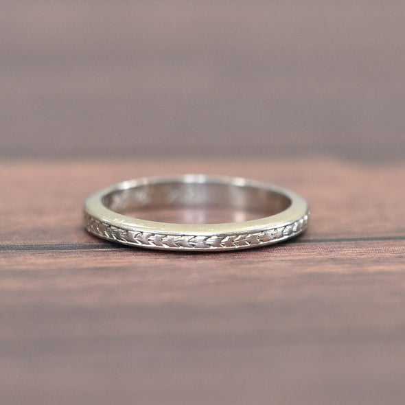 Dated 7-1-33 Art Deco 18K Vintage White Gold Chevron Wedding Band