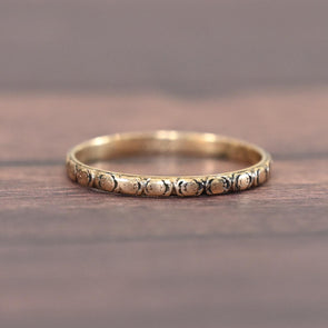Vintage 18K Yellow Gold Engraved Wedding Band