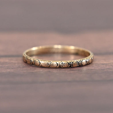 Vintage 18K Yellow Gold Engraved Wedding Band