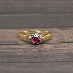 Vintage Ruby 18k Yellow Gold Solitaire Ring