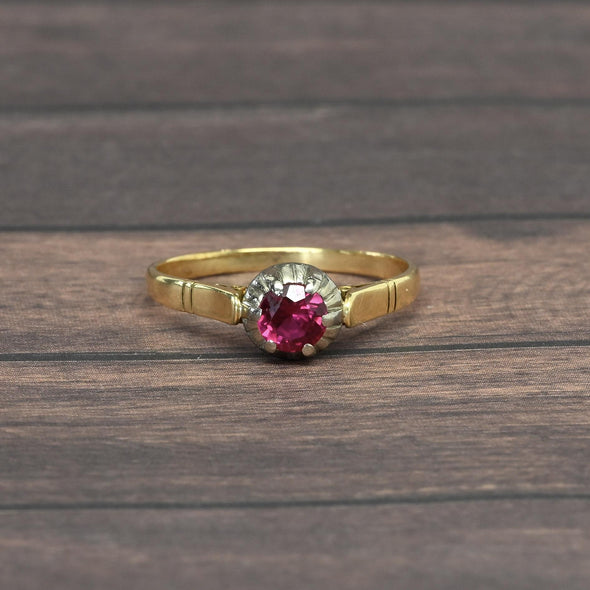 Vintage Ruby 18k Yellow Gold Solitaire Ring