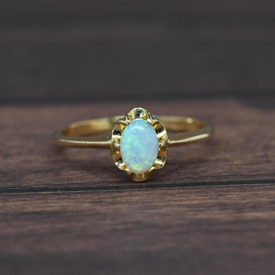 Vintage Opal Oval Buttercup Solitaire 10k Gold Ring