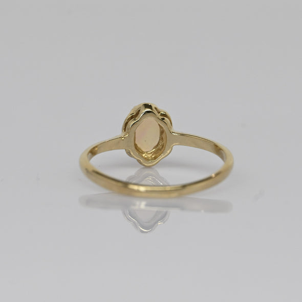 Vintage Opal Oval Buttercup Solitaire 10k Gold Ring