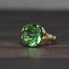 Uranium Glass Green Oval Yellow Gold Retro Solitaire Ring 1940s