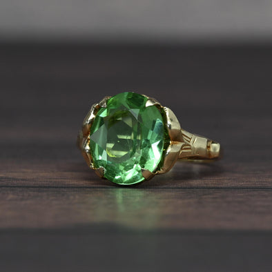 Uranium Glass Green Oval Yellow Gold Retro Solitaire Ring 1940s