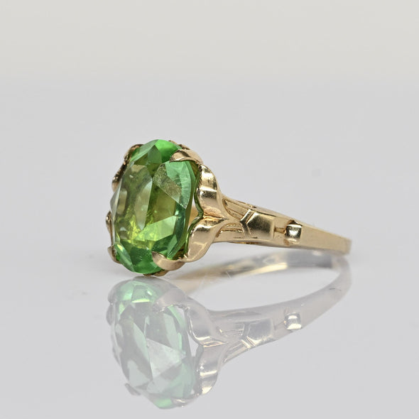 Uranium Glass Green Oval Yellow Gold Retro Solitaire Ring 1940s