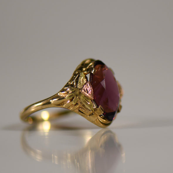 Vintage 10K Glass Ring with Rose and Green Gold Accents