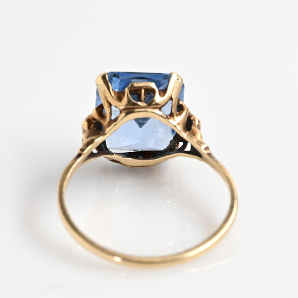 Vintage Blue Rectangle Spinel 10K Gold Ring