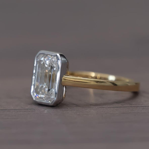 New 3.05ct E VS1 Emerald Cut IGI Lab Diamond Bezel Set Gold Solitaire Ring