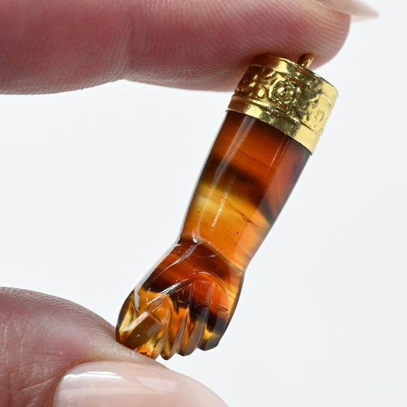Vintage Agate Figa 18K Yellow Gold Charm Pendant