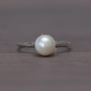 Art Deco Pearl Solitaire 18k White Gold Filigree Ring