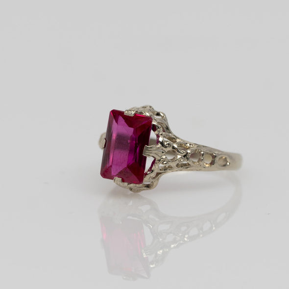 Vintage Art Deco Synthetic Ruby Filigree Ring in White Gold