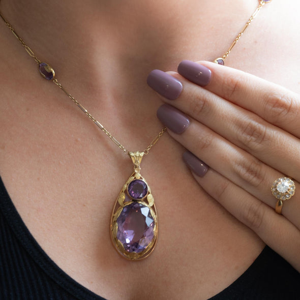 Art Deco Amethyst Oval Leaf Motif Yellow & Green Gold Station Necklace