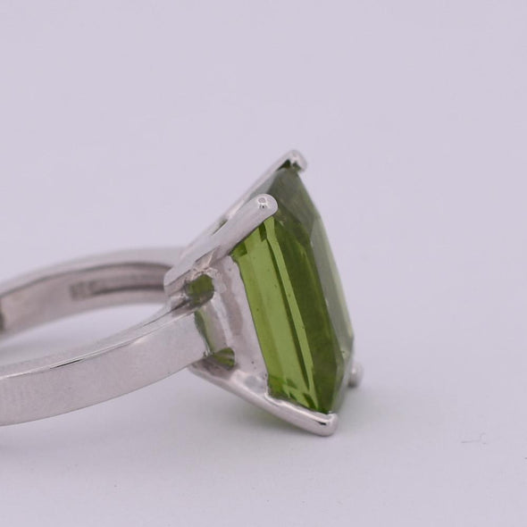 Vintage 14K 8.5ctw Peridot Solitaire Ring - R-923CFC-G625