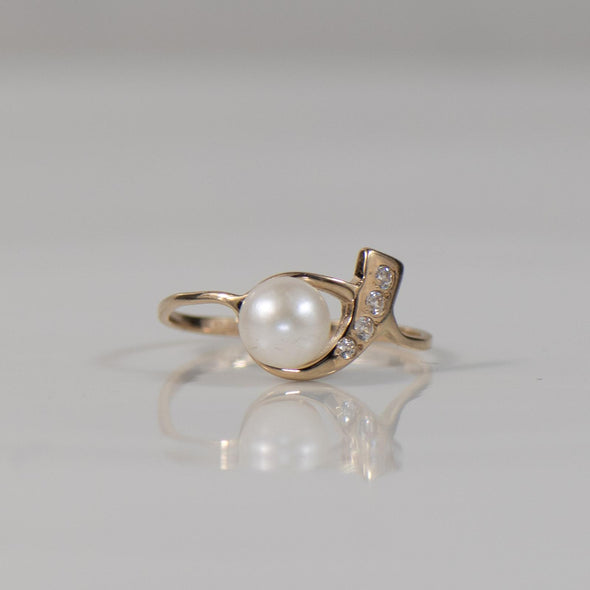 Pearl Ribbon With Diamond 14K Rose Gold Ring