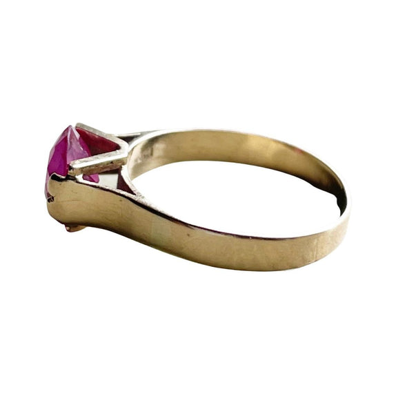 Vintage 18K Yellow Gold Solitaire Pink Gem Engagement/Statement Ring from the left show casing the stright shank design 
